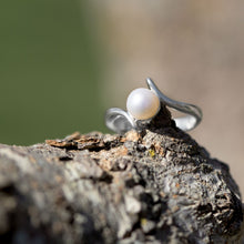 Crossover Design Cultured Freshwater Pearl Ring